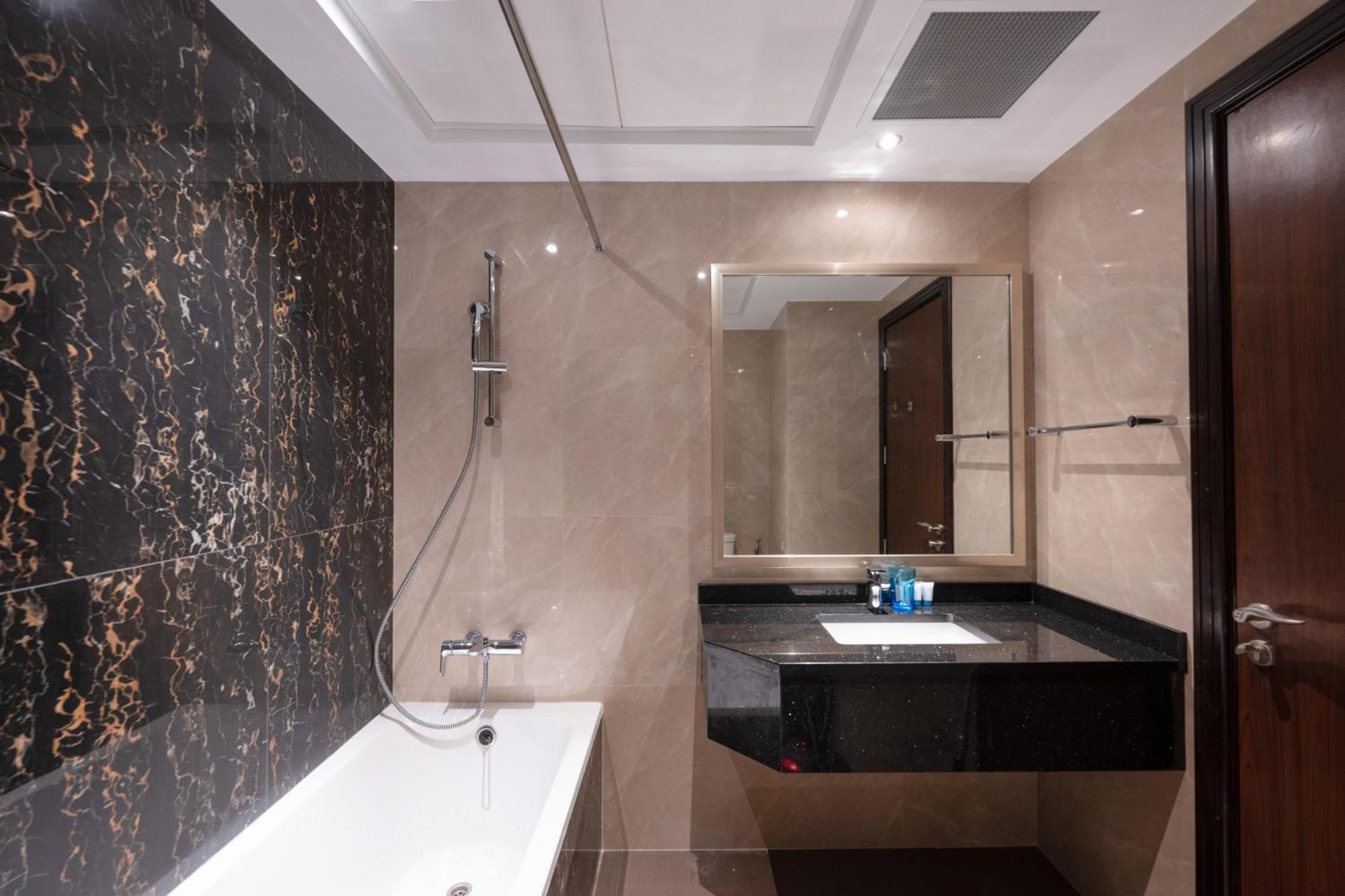 Luxurious Studio In Elite With Burj Khalifa View *